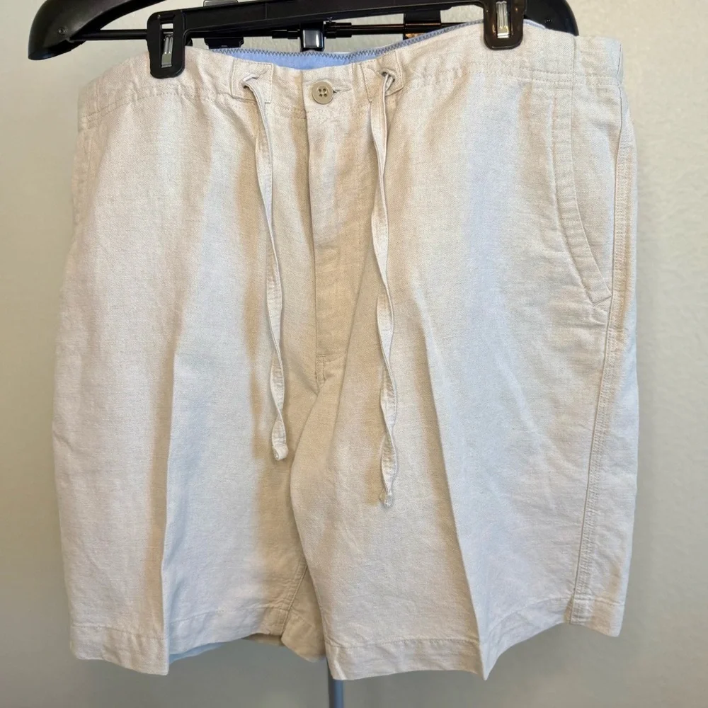 Men Beige Casual Drawstring Shorts